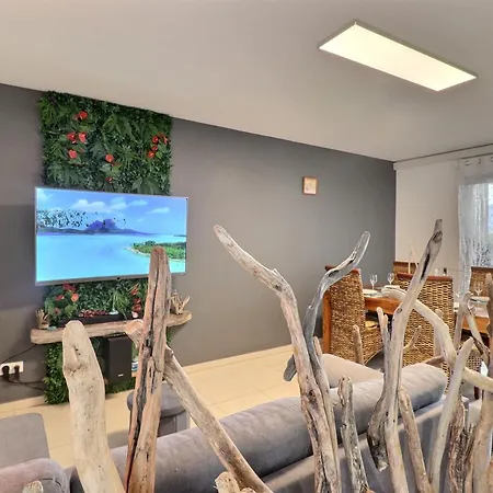 Tropical Escape - Mountain View & Terrace Apartmán